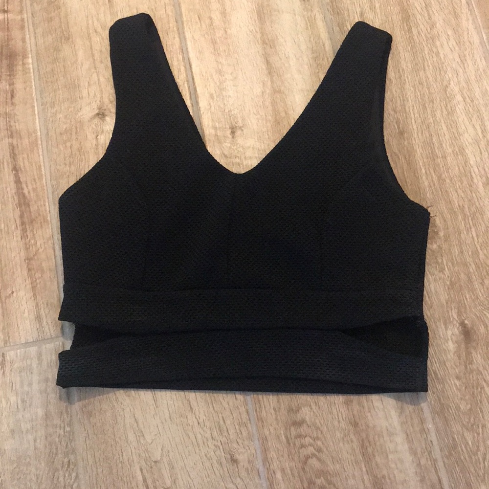 XS crop top black.